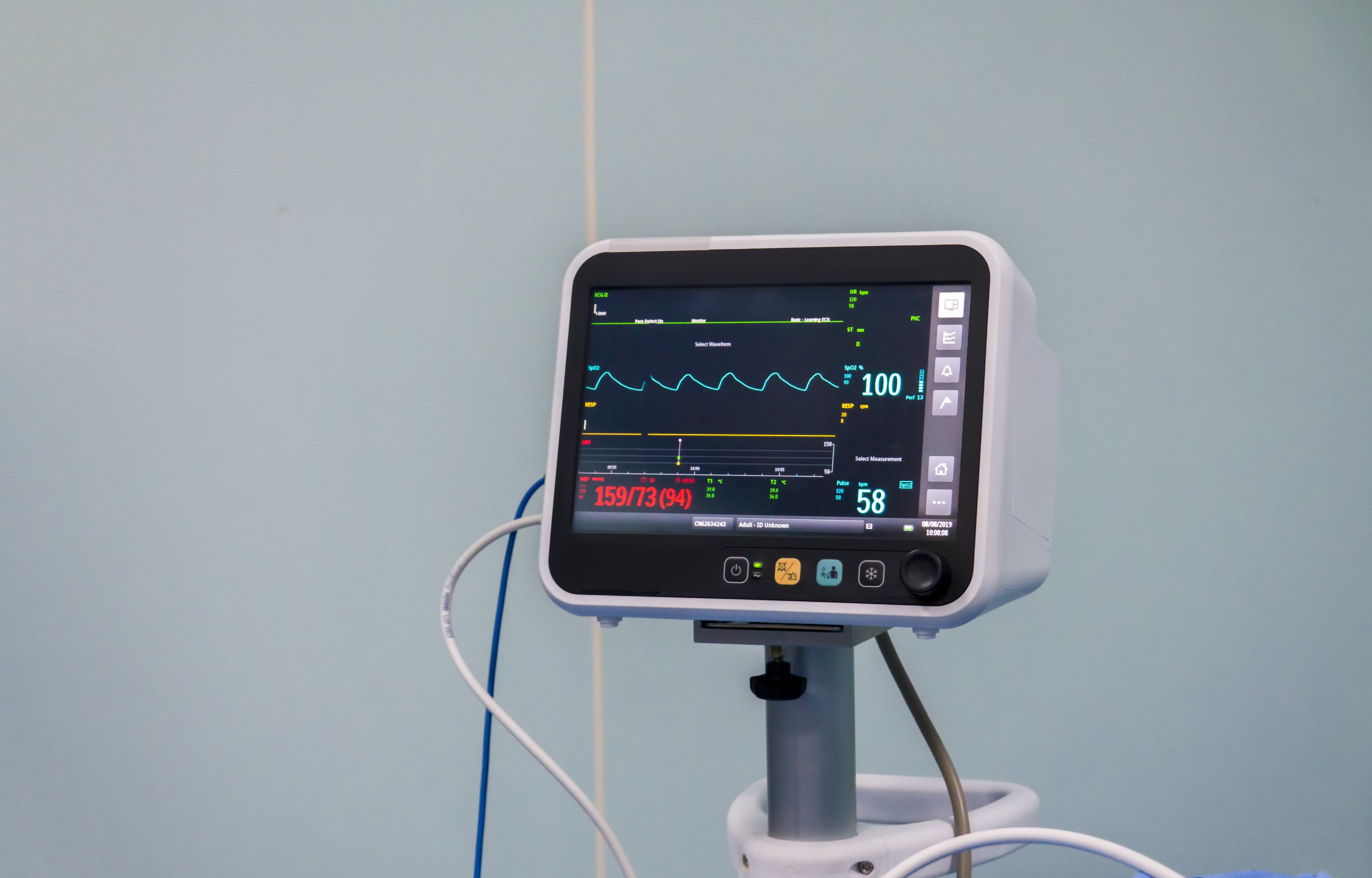 EKG monitor on stand
